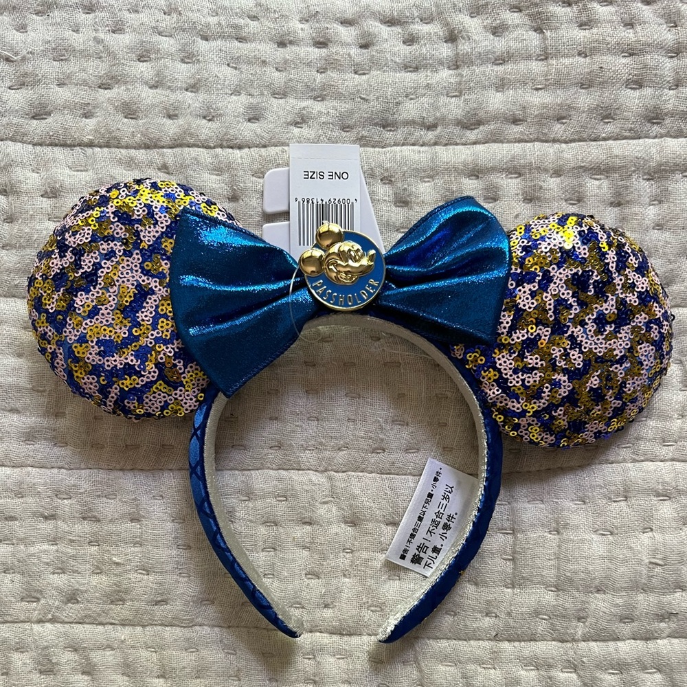 Minnie Mouse Passholder Ears